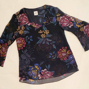 Size XS: CAbi Olivia Blouse Style 3506